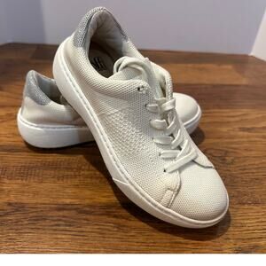 Sofft Women's Khelc Comfort Sneakers – White – Size 6 M Minimalist Footwear